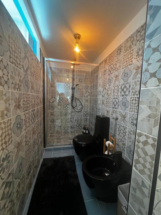 Regina Ai Navigli - Sky Tv, Wifi And Breakfast Box Apartment