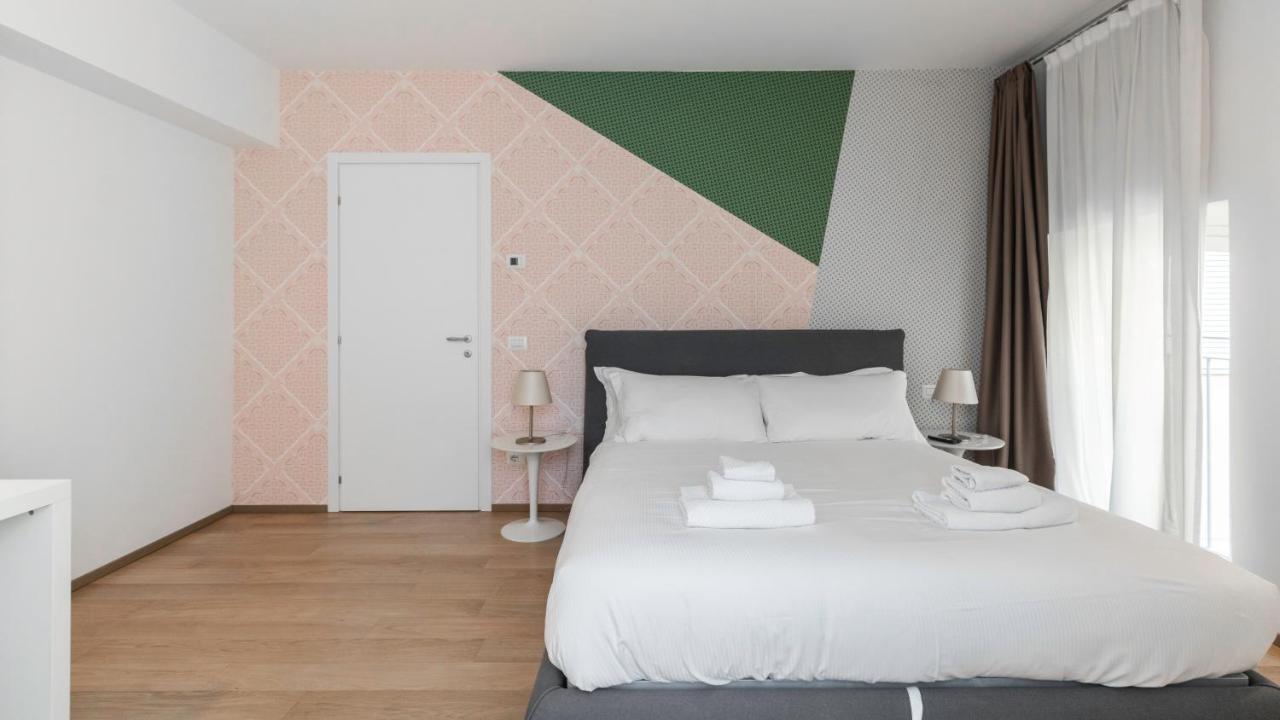 Italianway - Corso 11 * Milan
