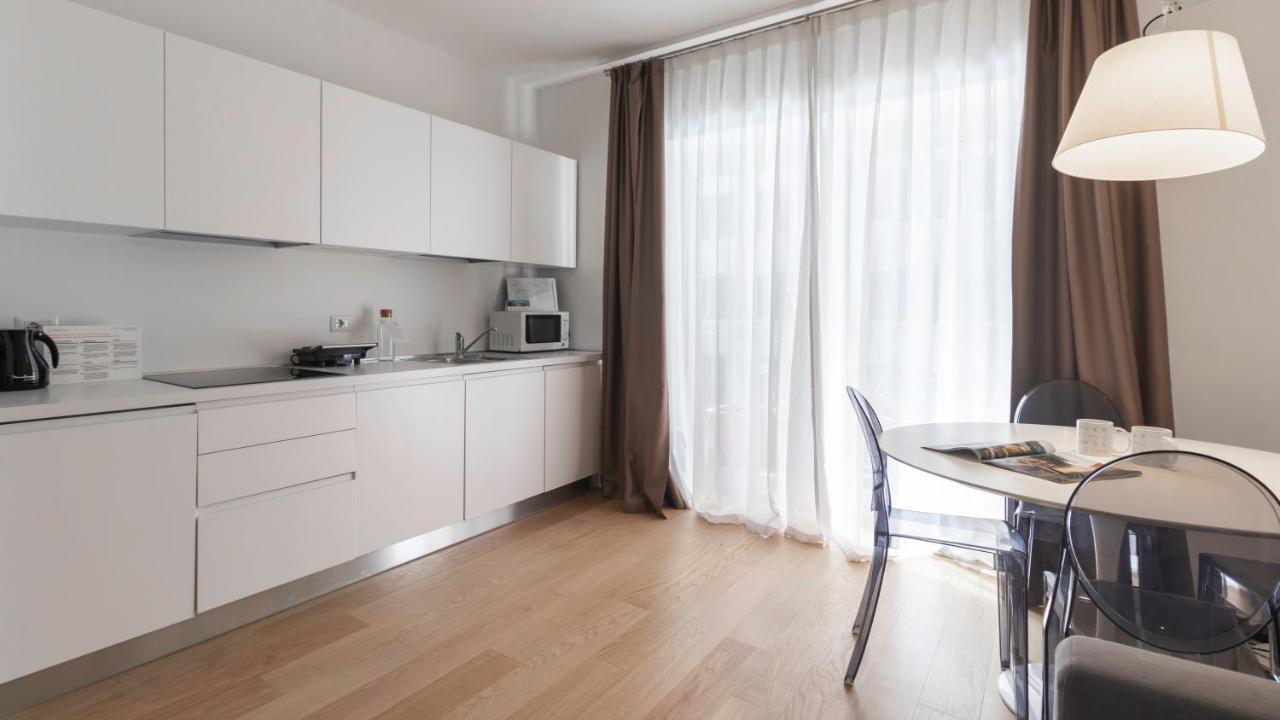Italianway - Corso 11 * Milan