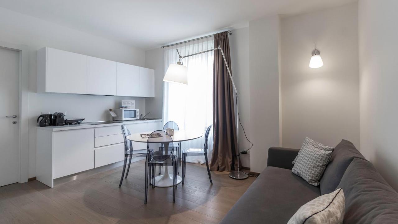 Italianway - Corso 11 * Milan