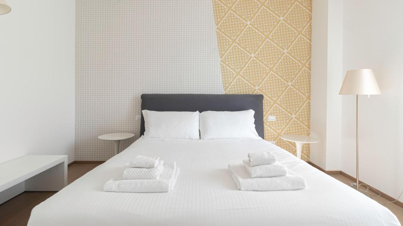Italianway - Corso 11 * Milan