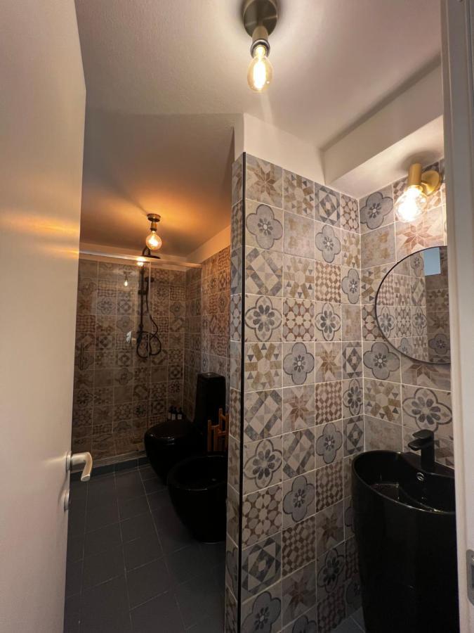 Regina Ai Navigli - Sky Tv, Wifi And Breakfast Box Apartment Milan