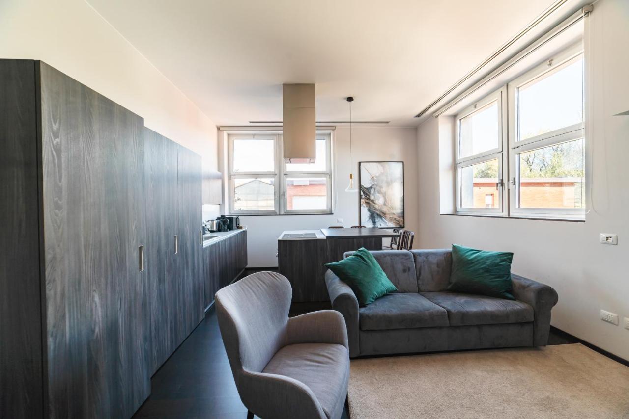 Apartamento Moderno Bilocale 64mq Con Parcheggio E Palestra Milão
