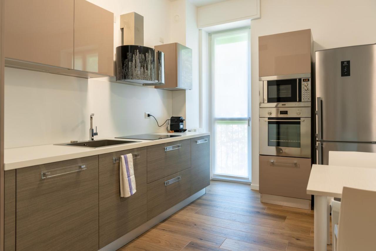 Apartment 15min Metro Duomo - Rho Fiera - Skyscraper Kitchen Milan