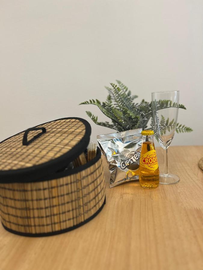 Regina Ai Navigli - Sky Tv, Wifi And Breakfast Box Milan