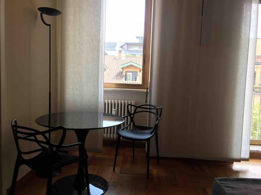 Elegant San Babila ,5 Minutes From Duomo Apartment