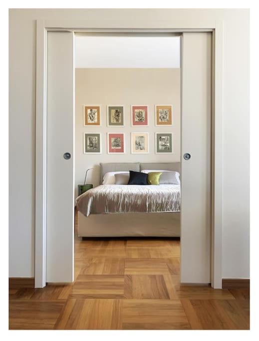 Elegant San Babila ,5 Minutes From Duomo Apartment *