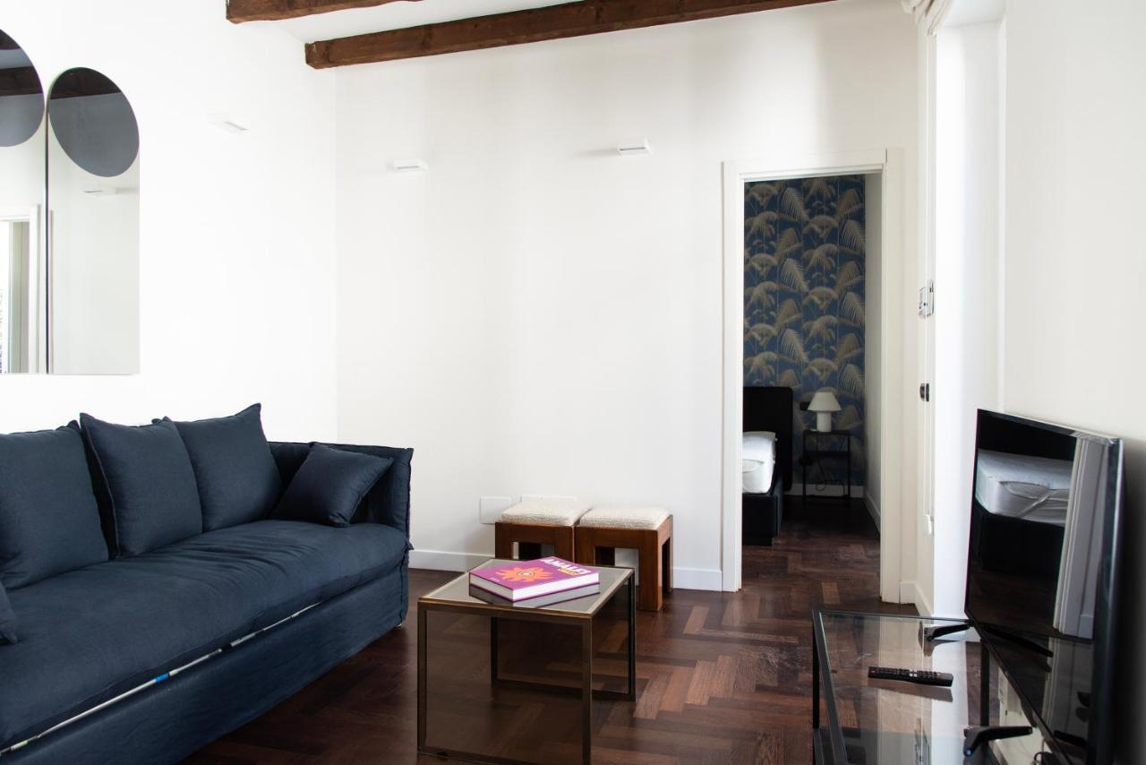 Apartment Youhosty - Charming 2-bed Flat With Terrace, Navigli & Duomo Milan