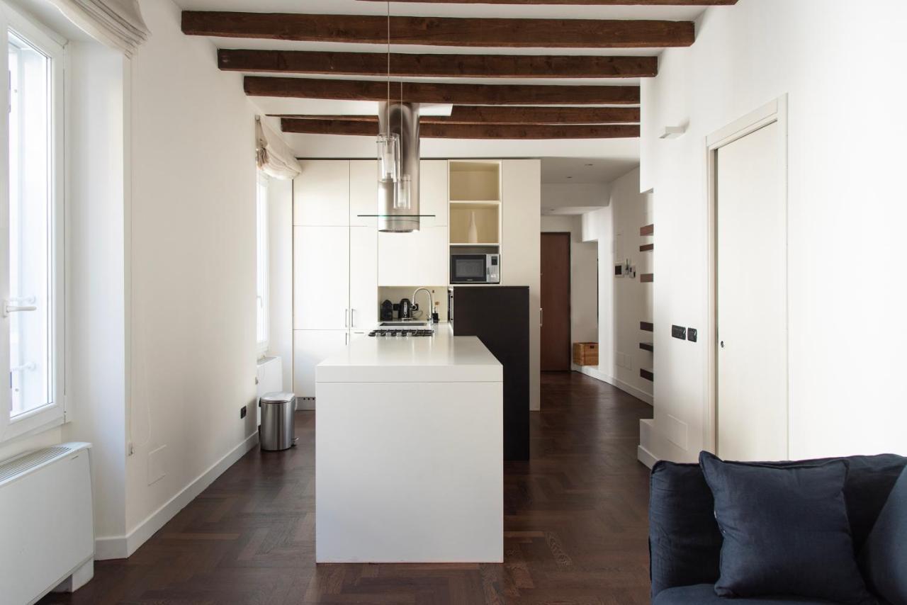 Apartment Youhosty - Charming 2-bed Flat With Terrace, Navigli & Duomo *