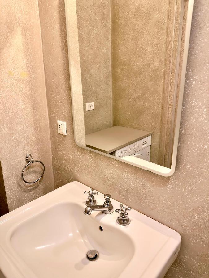 Minimal Navigli Apartment