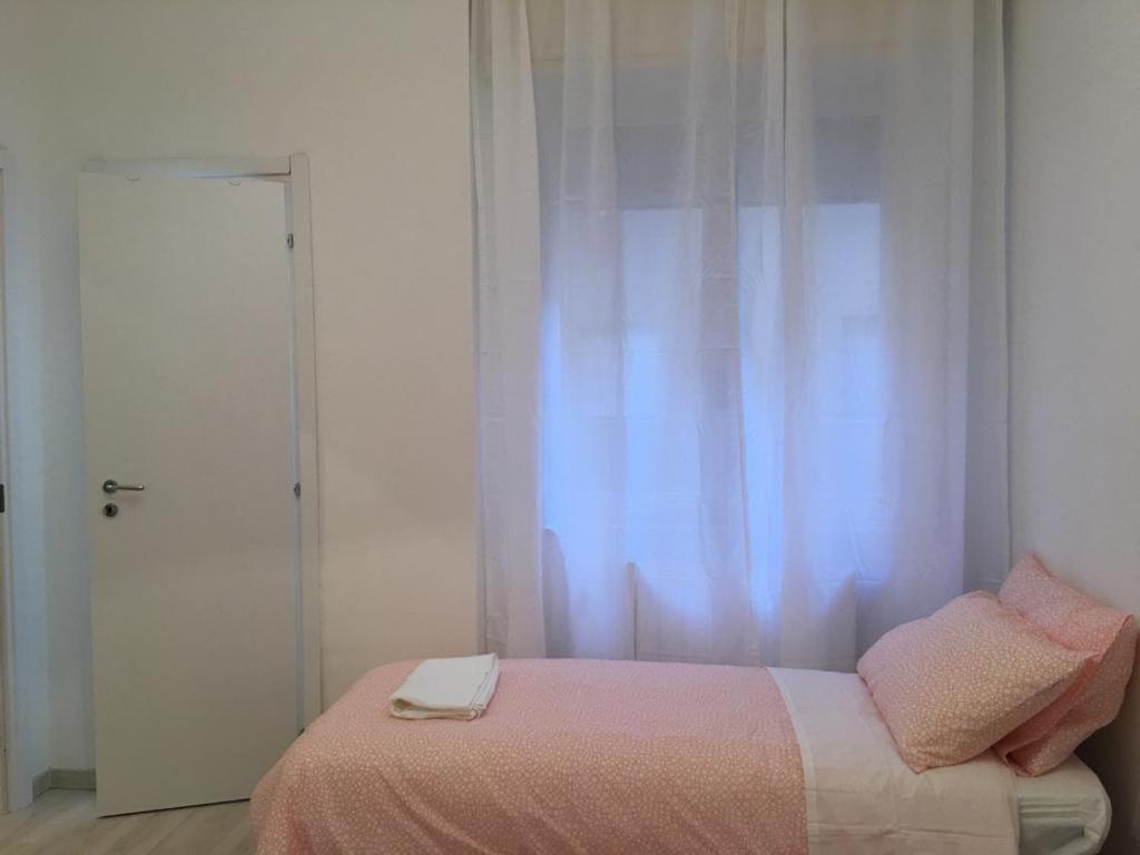 Flat In Red Metro Apartment
