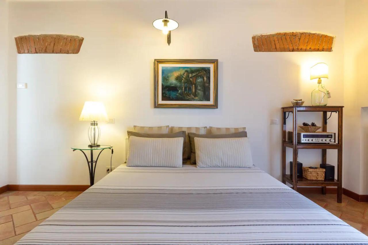 Canal View Historical Apartment *