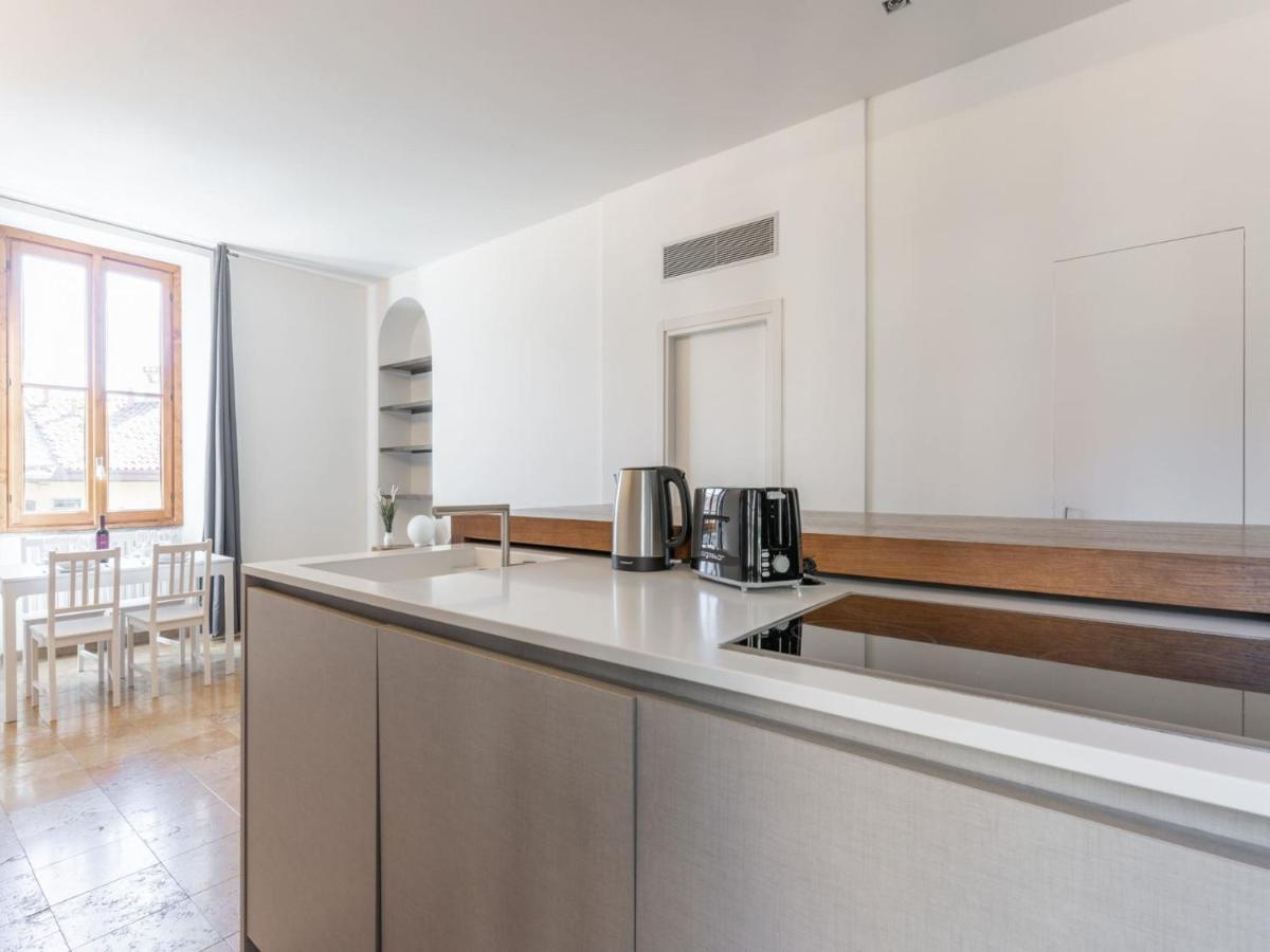 The Rent - Modern Two-bedroom Near Navigli Apartment *