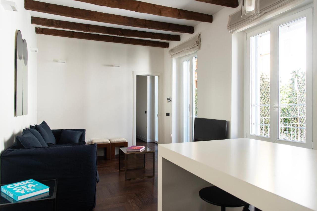 Apartment Youhosty - Charming 2-bed Flat With Terrace, Navigli & Duomo *