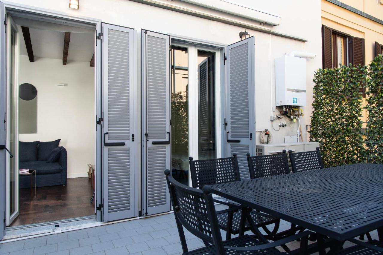 Youhosty - Charming 2-bed Flat With Terrace, Navigli & Duomo Milan
