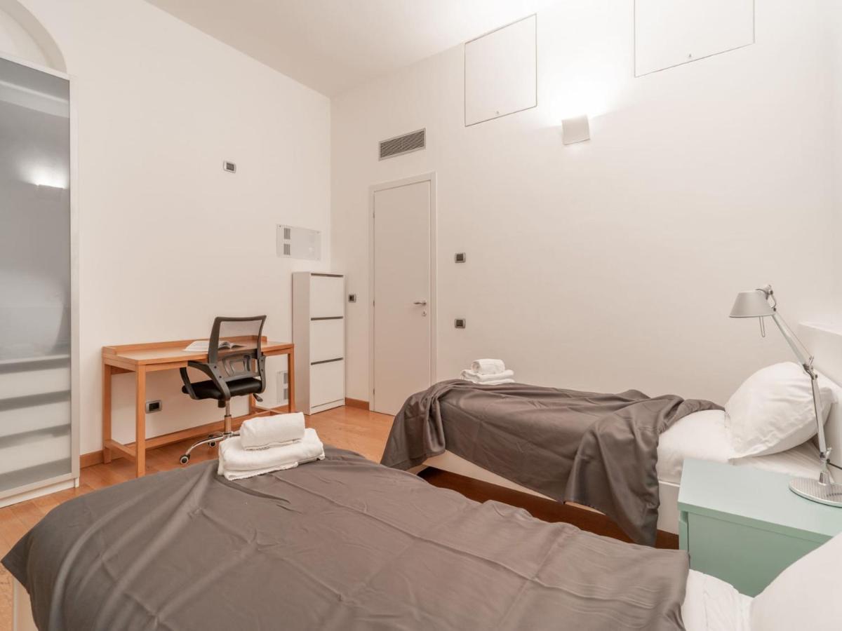 The Rent - Modern Two-bedroom Near Navigli Milan
