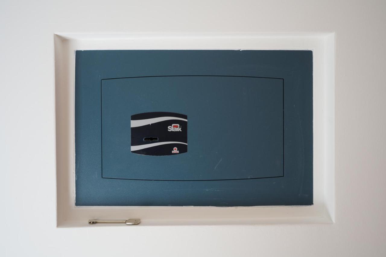 Ross Quadrell - Apartment Mailand
