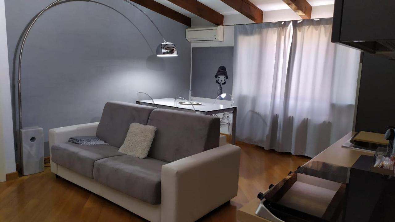 Nolo93 Attic Right In Front Of The Metro Station To Duomo Milão