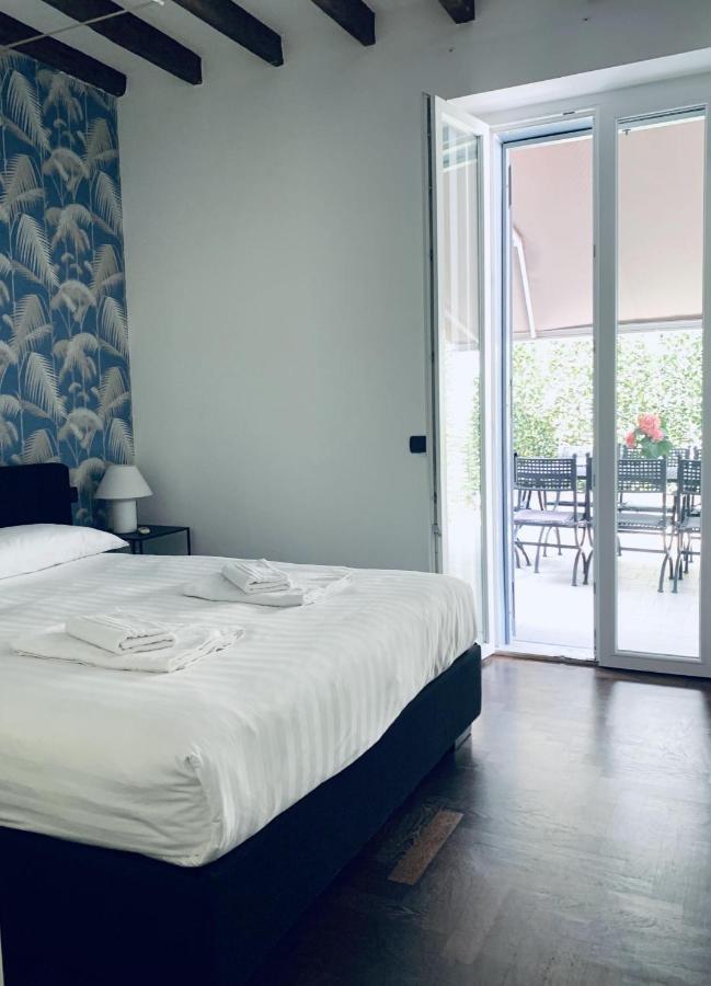 Youhosty - Charming 2-bed Flat With Terrace, Navigli & Duomo