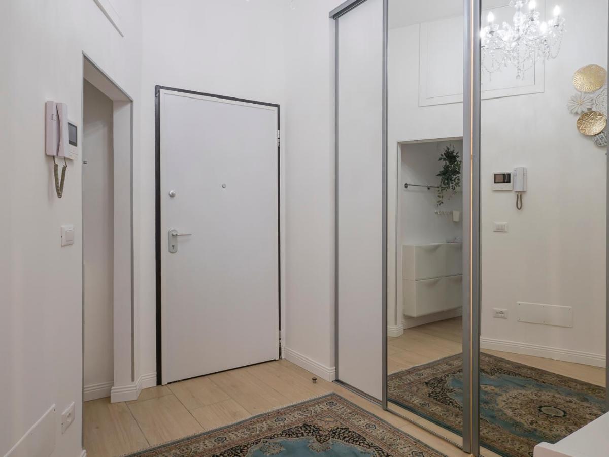 White Loft Near Duomo Orti 14 Apartment