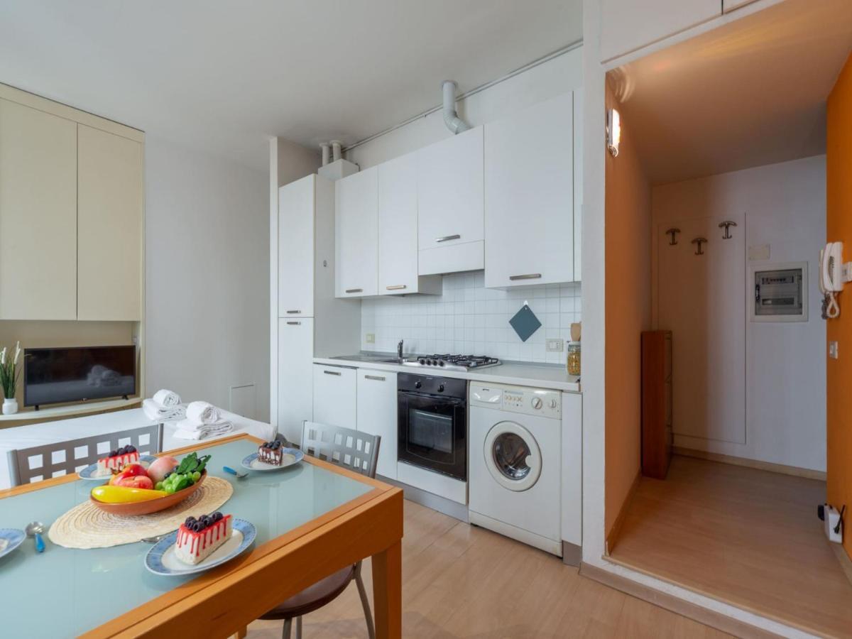 The Rent - Cosy One-bedroom In Via Fogazzaro Apartment *