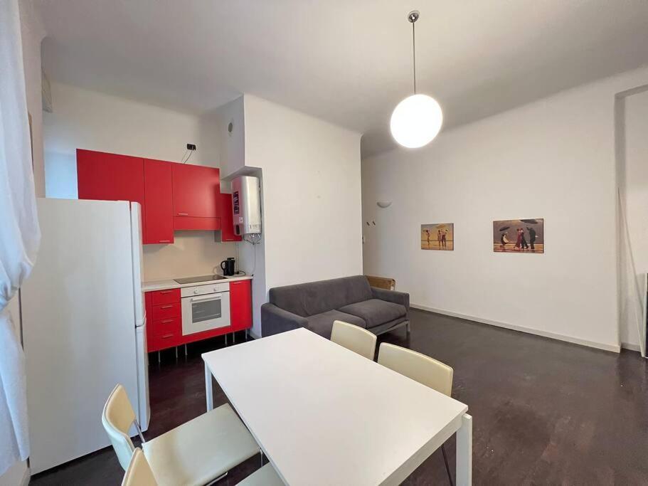 Apartment Modern Pretty Near Isola Zone