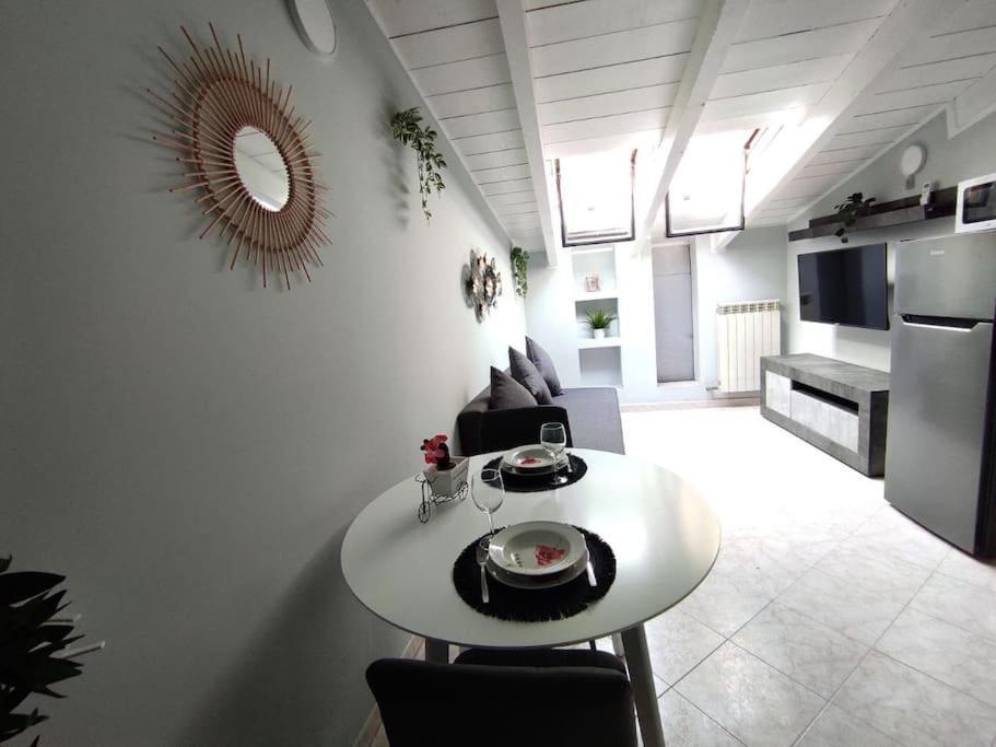 Free Parking Tiny House Wifi Netflix 15 Minuti Dal Duomo Apartment Mailand