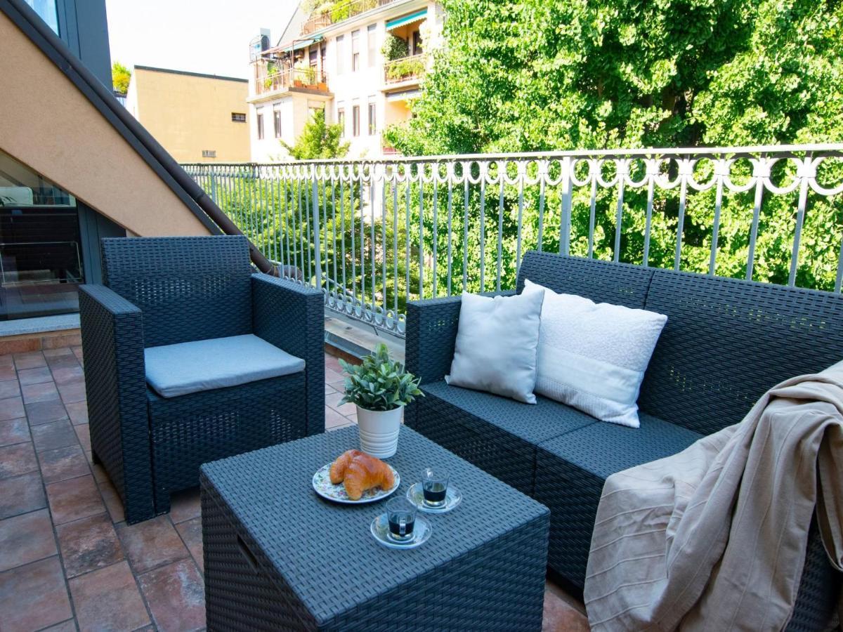 The Best Rent - Attic With Terrace In Downtown Apartment Mailand