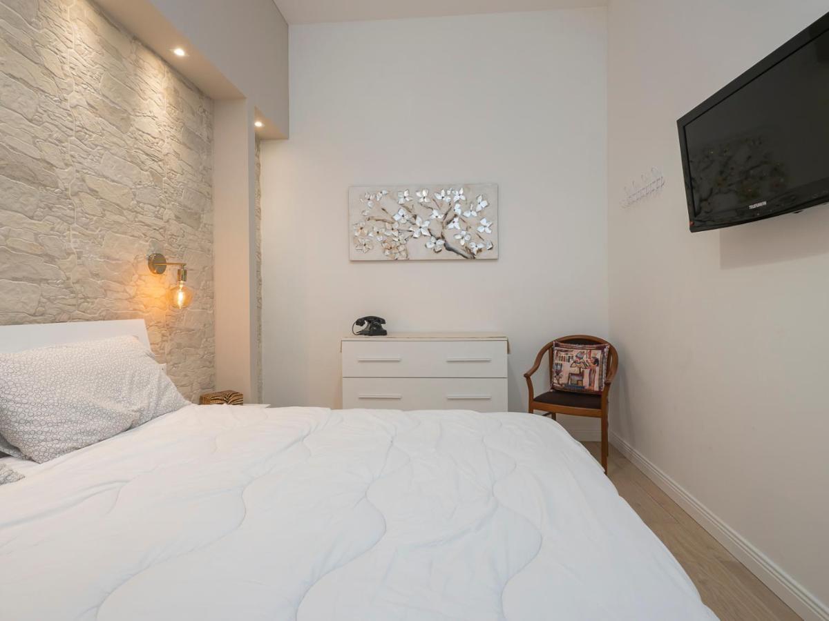 Luxury White Loft Orti 14 Apartment