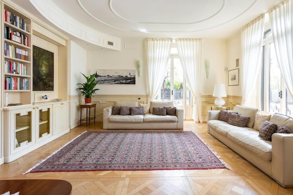 Center Luxury With Balcony Apartamento Milão