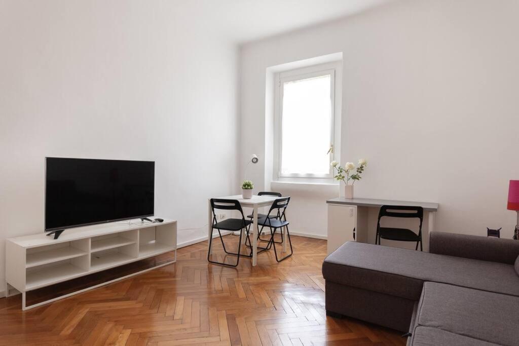 Apartment Youhosty - Correggio 55 B Mailand