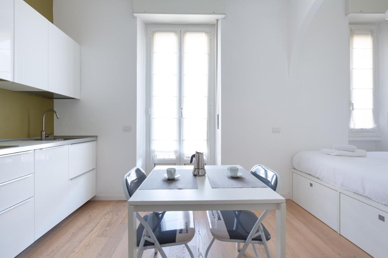 Porta Nuova Bright With Balcony Apartment Milan