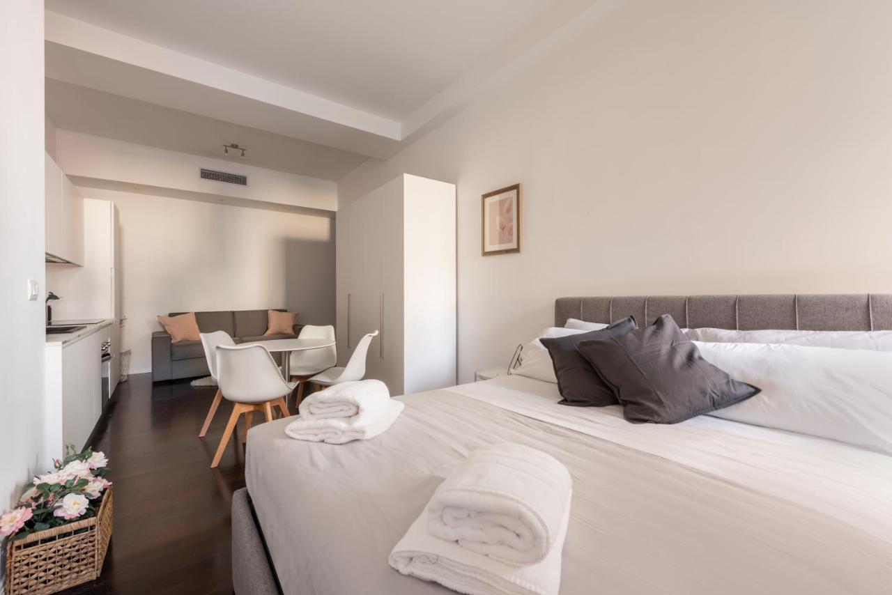 We - Bandello House, Corso Magenta * Mailand