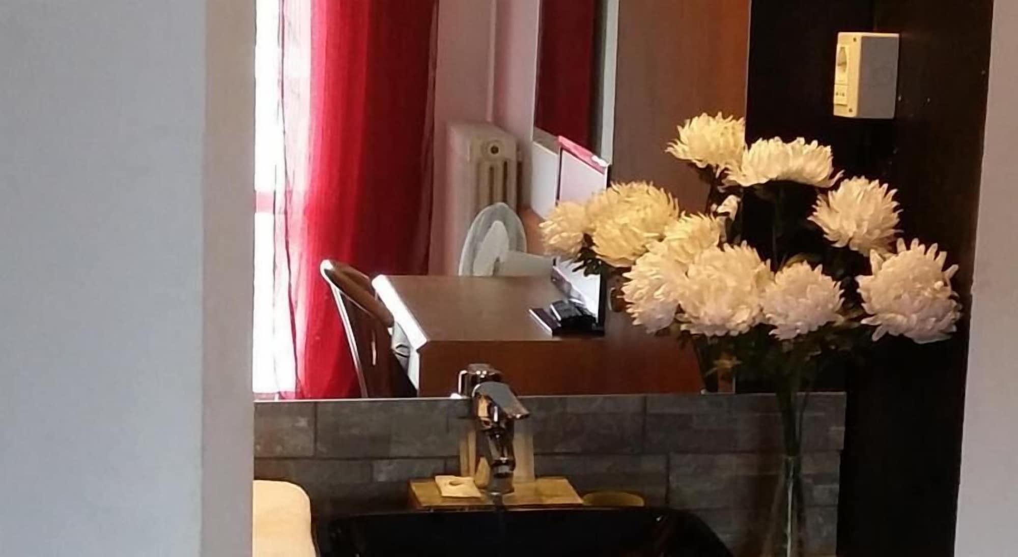 Ambra Hotel *
