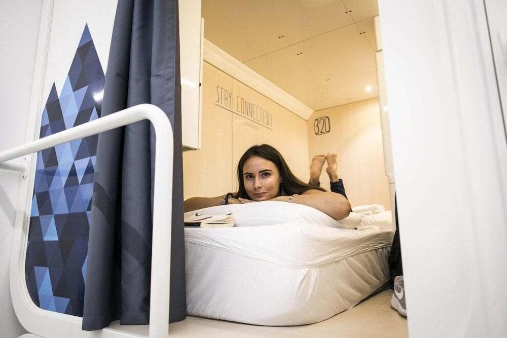 Hostel Ostelzzz *
