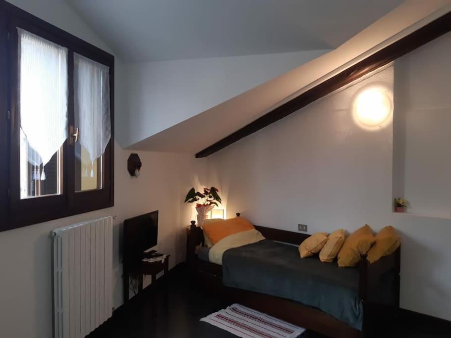 Apartamento Monolocale Piano Alto Luminoso Pochi Minuti Metro Rossa *