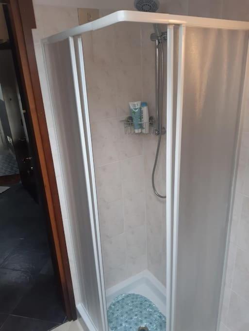 Apartamento Monolocale Piano Alto Luminoso Pochi Minuti Metro Rossa Milão