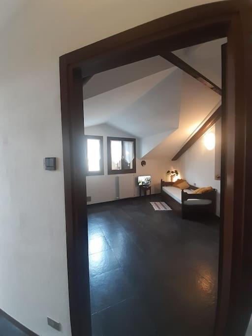 Apartamento Monolocale Piano Alto Luminoso Pochi Minuti Metro Rossa Milão