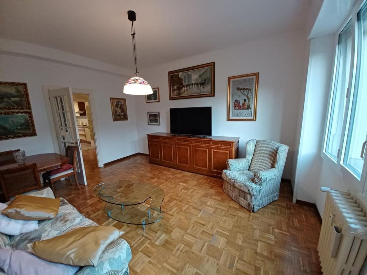 Lagosta Home-isola Apartment Mailand
