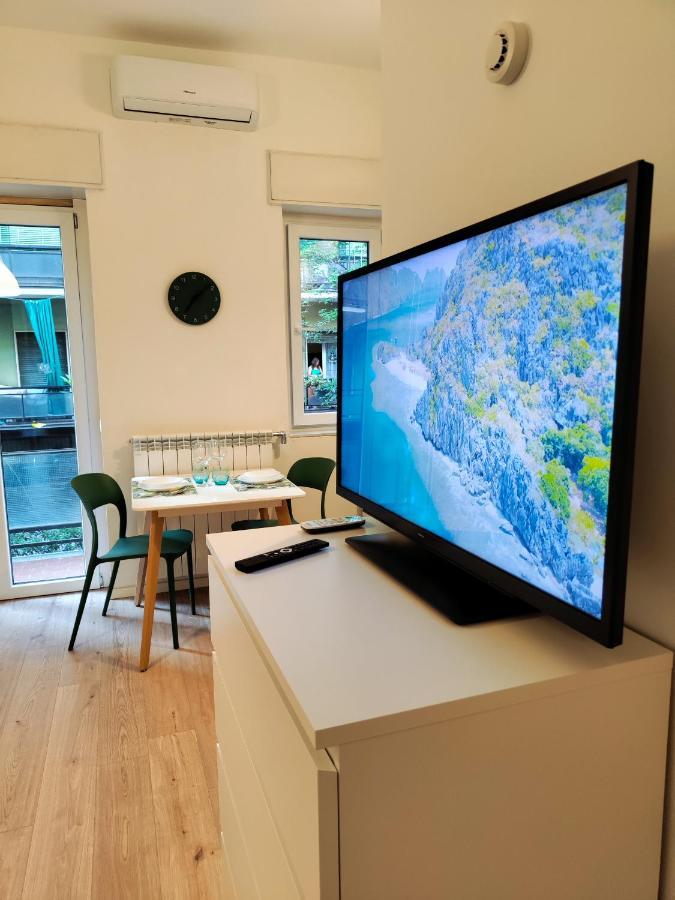 The Green Apt - Stylish And Confortable Large Studio Close To Metro Apartment