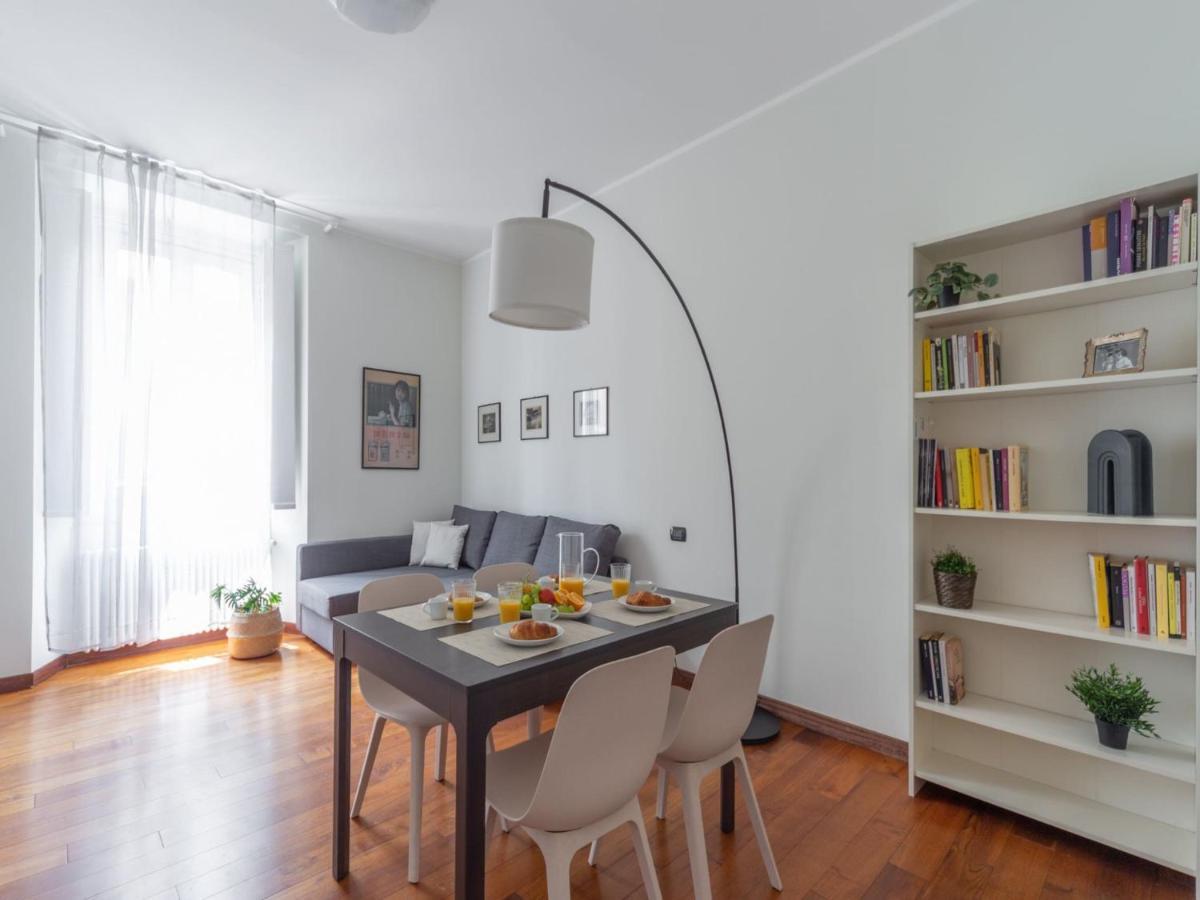 The Rent - Spacious Two-bedroom In Porta Romana Apartment Mailand