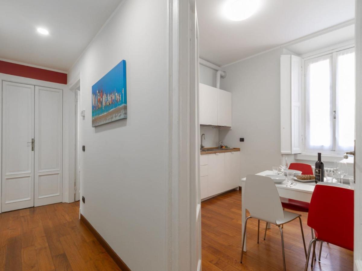 The Rent - Spacious Two-bedroom In Porta Romana Apartment *