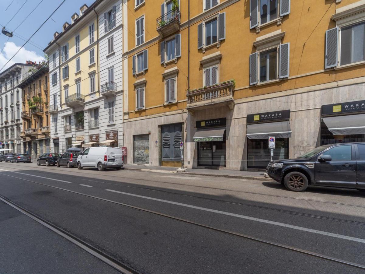 The Rent - Spacious Two-bedroom In Porta Romana Apartment