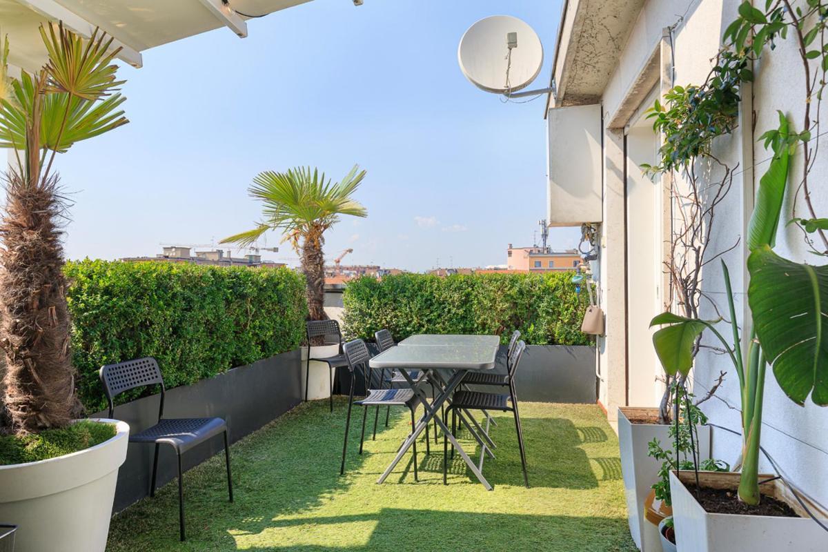 Apartment Duomo View Atticquiet Terrace! Mailand