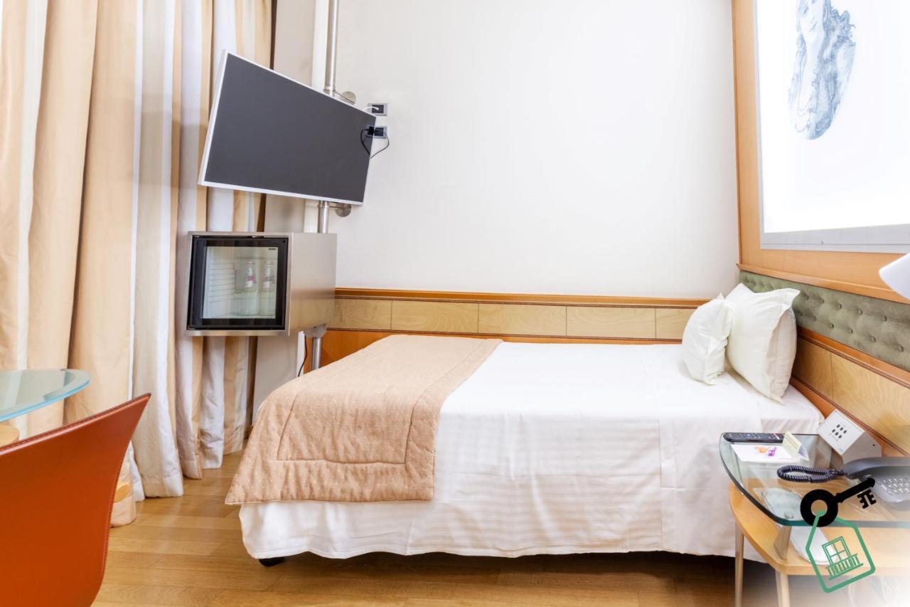 Hotel Rooms Milano *