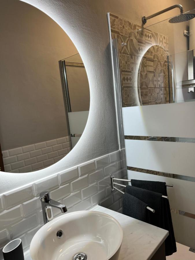Stylish 3 Km Away From Duomo - Netflix, Wi-fi, All Comforts Included Apartment Mailand