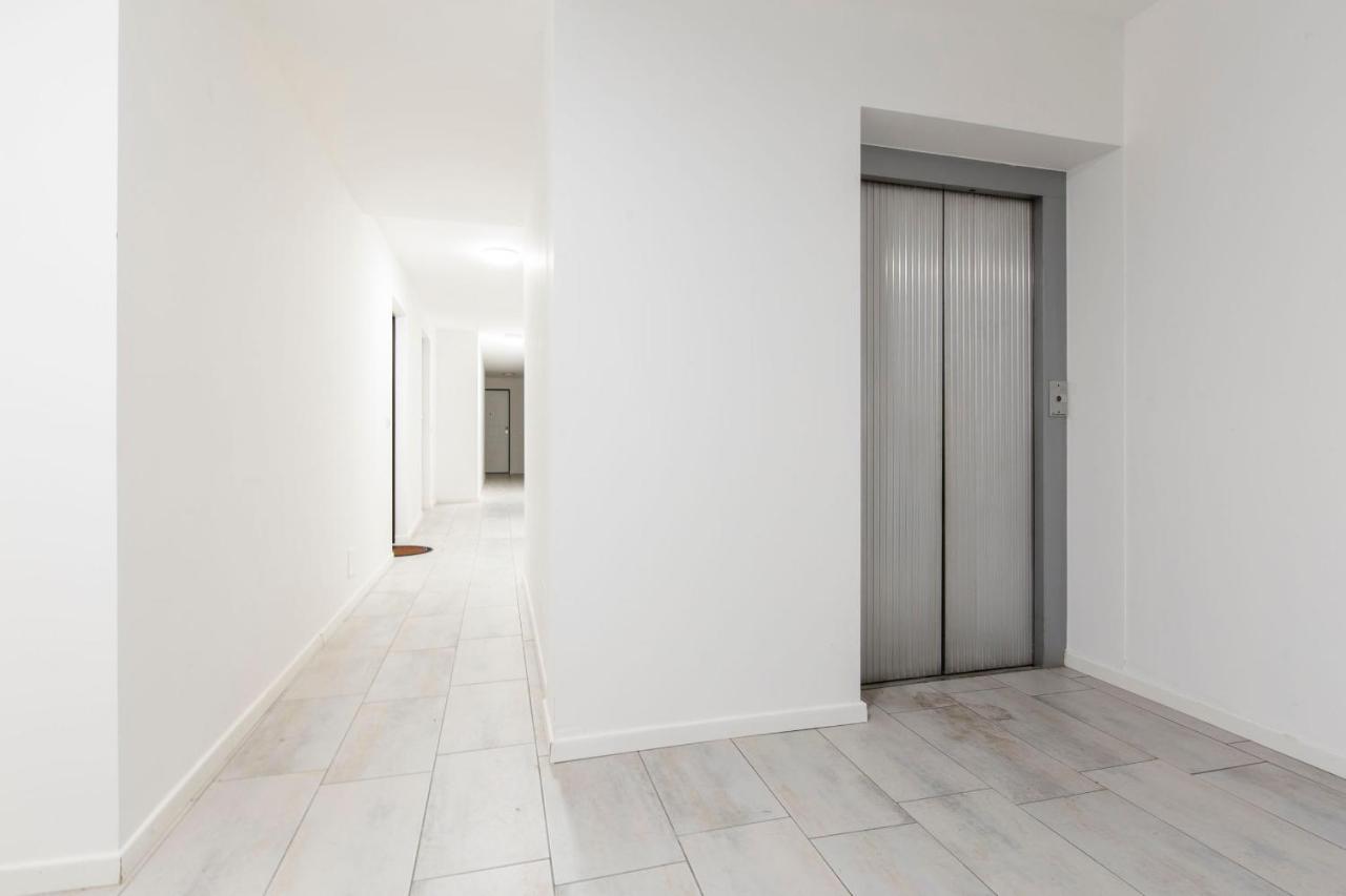 Noto 10 Apartment *