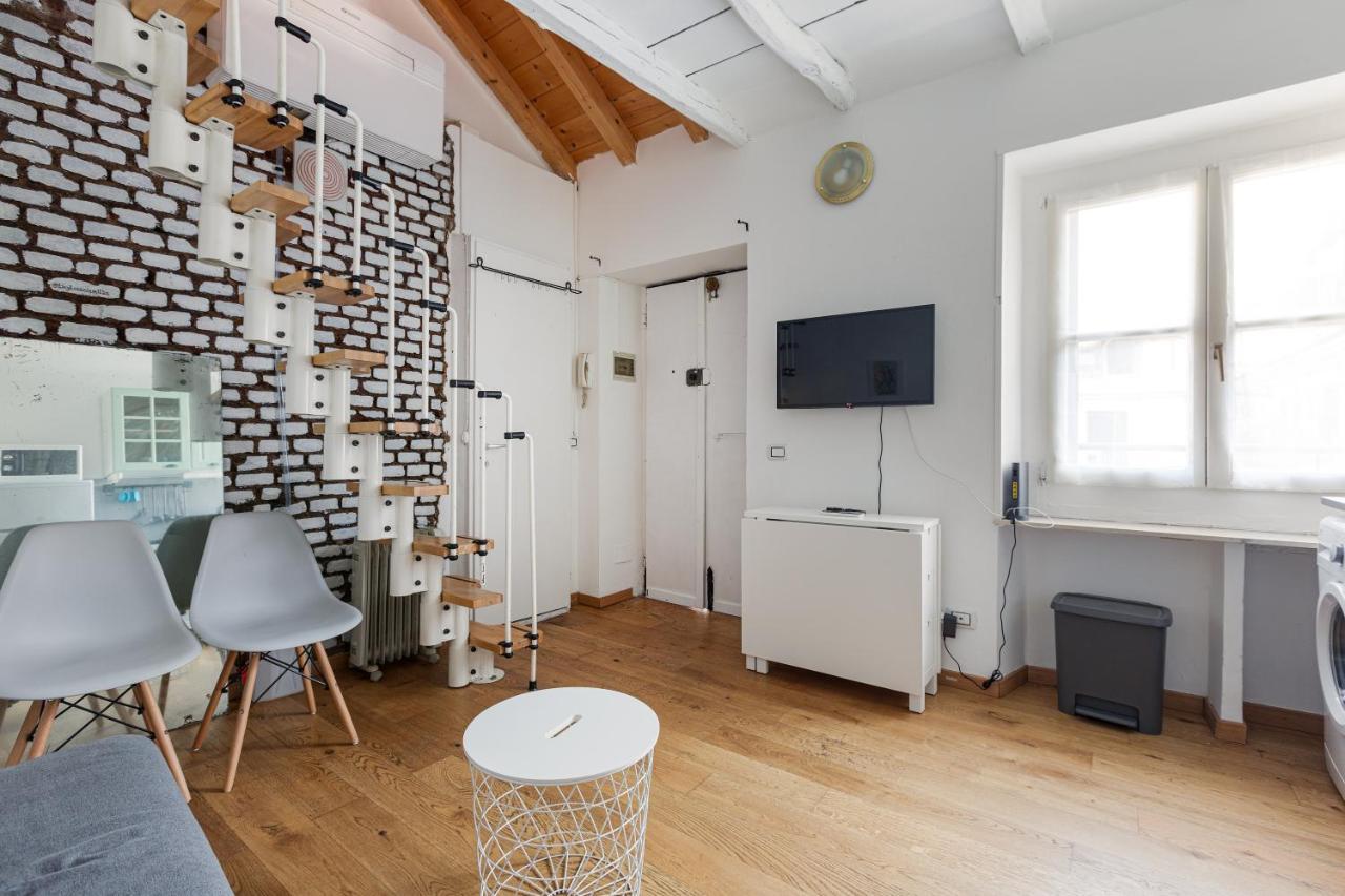 Gae Aulenti Cosy Apartment