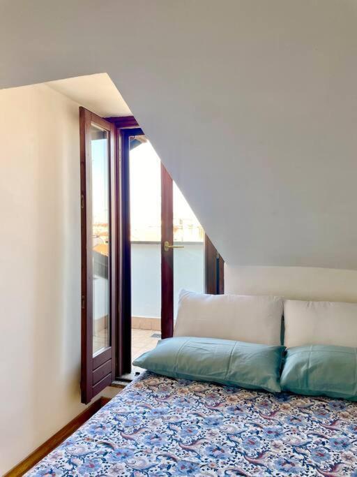 Luminoso Bilocale Con Terrazzo Mailand