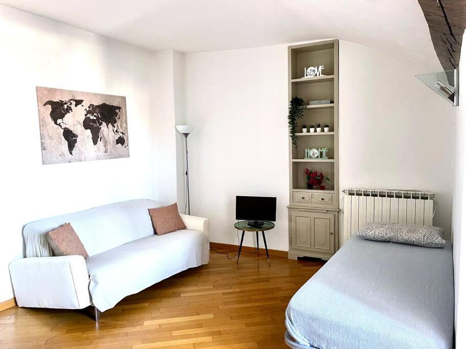 Luminoso Bilocale Con Terrazzo * Mailand